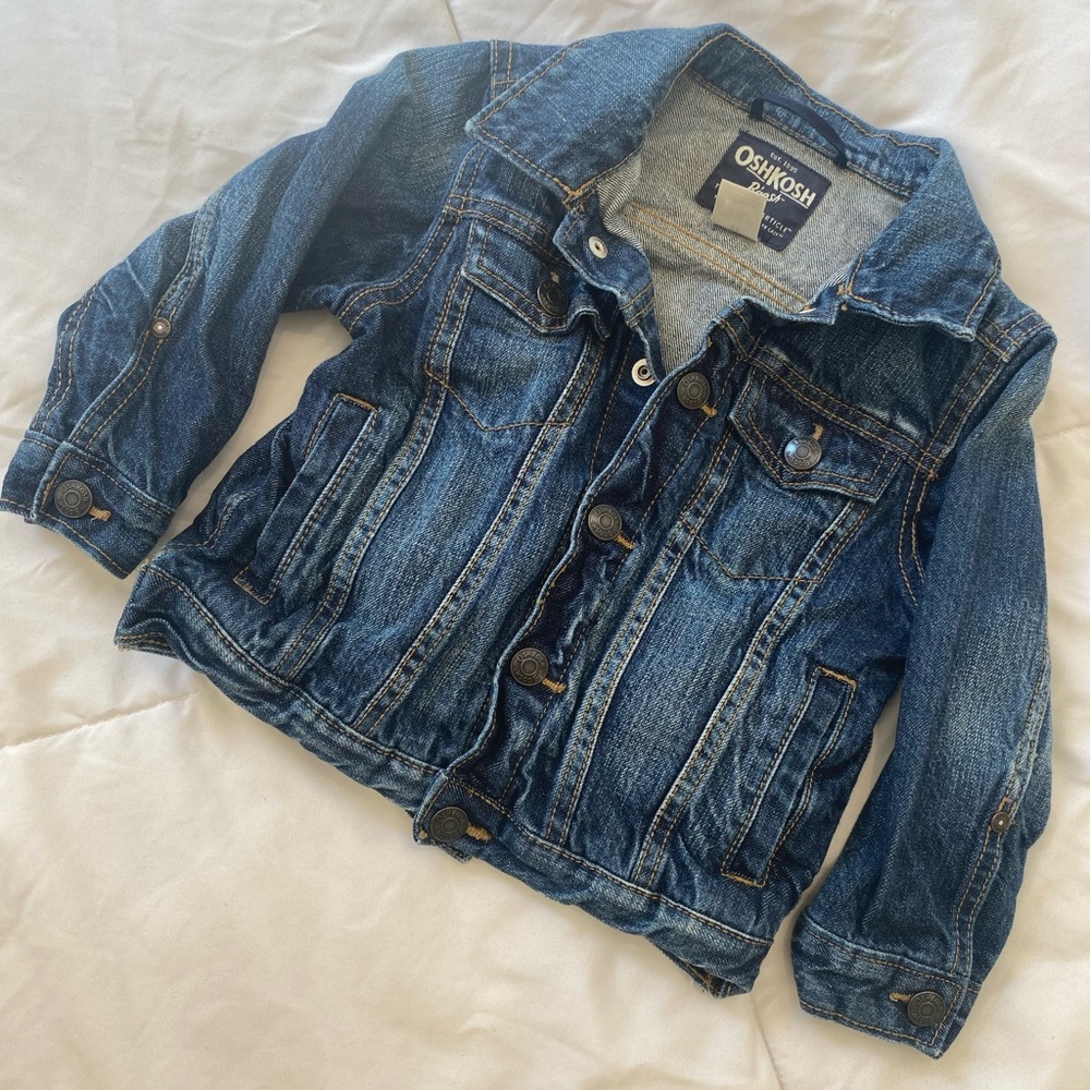 Oshkosh jean jacket 3T excellent condition!